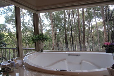 Myers Creek Cascades Luxury Cottages - Accommodation Mooloolaba 5