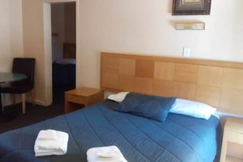 Desert Sand Motor Inn - Accommodation Mooloolaba 2