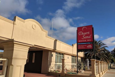 Desert Sand Motor Inn - Accommodation Mooloolaba 0