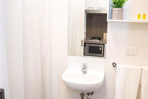 Deakin Residential Services - Accommodation Mooloolaba 2