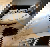 5 Rooms At The Stirling Hotel - Accommodation Mooloolaba