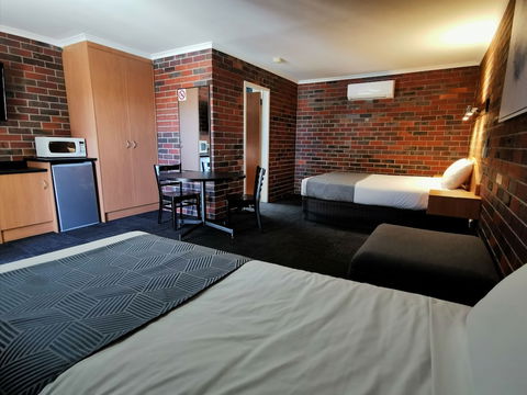 Townhouse Motor Inn - Accommodation Mooloolaba 6