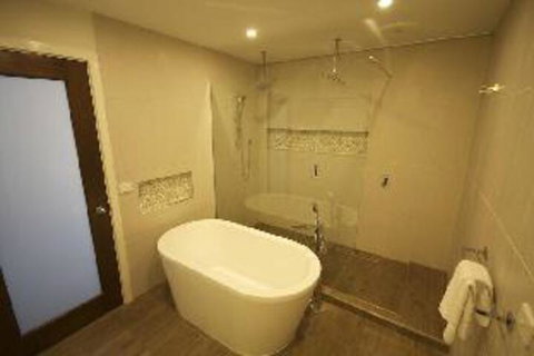 Mayfair Serviced Apartments - Accommodation Mooloolaba 0