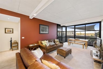 Accommodate Canberra - Dockside - Accommodation Mooloolaba 4