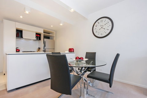 Accommodate Canberra - Dockside - Accommodation Mooloolaba 5