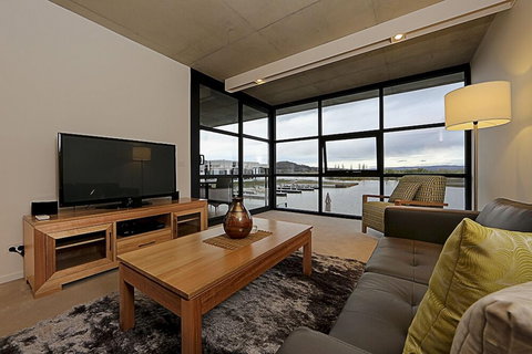 Accommodate Canberra - Dockside - Accommodation Mooloolaba 2