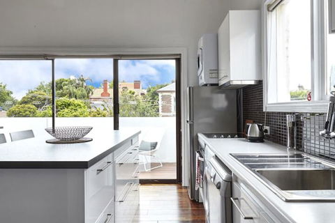 The Anderson - Rejuvenate Stays - Accommodation Mooloolaba 3