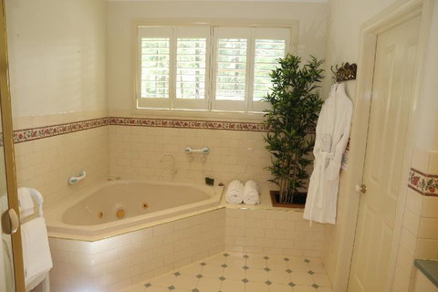 Fernglade On Menzies - Accommodation Mooloolaba 5