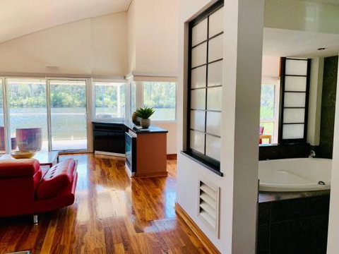 Silkwood Chalets - Accommodation Mooloolaba 3