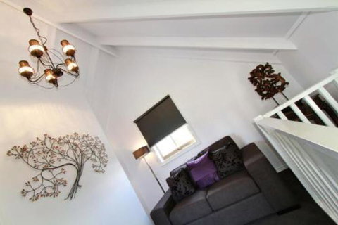 Creek Cottage Bed & Breakfast - Accommodation Mooloolaba 7