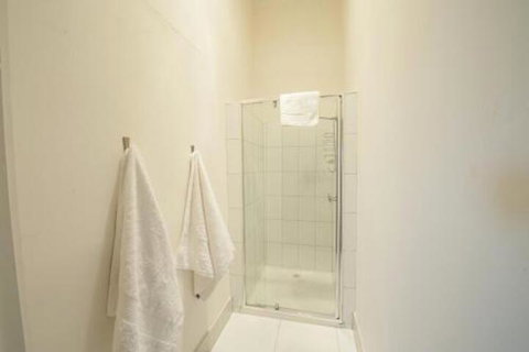 Arch On Mellool - Accommodation Mooloolaba 4