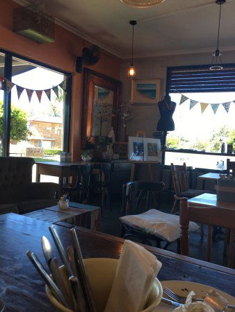 Two Birds Gallery Cafe - Accommodation Mooloolaba 0