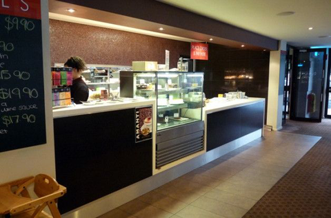 Grange Hotel - Accommodation Mooloolaba 2