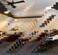 Meen Feedz - Accommodation Mooloolaba