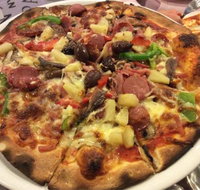 Lizas Woodfired Pizza - Accommodation Mooloolaba