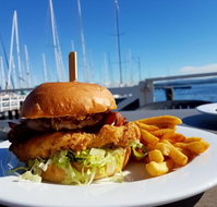 Crusoe's on the Lake - Accommodation Mooloolaba