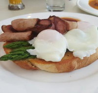 Hughzies Lakeside Brasserie - Accommodation Mooloolaba