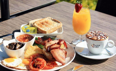 Remington Restaurant - Accommodation Mooloolaba 26