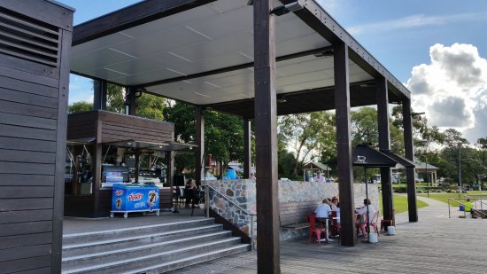 Fishing Point NSW Accommodation Mooloolaba