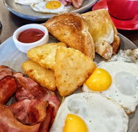 Caph's Restaurant  Cafe Bar - Accommodation Mooloolaba