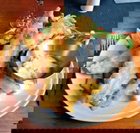 Ellalong Hotel Pizza and Restaurant - Accommodation Mooloolaba