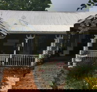 Little Cambridge - Accommodation Mooloolaba