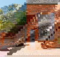 Sally's Paddock at Redbank Winery - Accommodation Mooloolaba