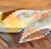 Little Red Cafe - Accommodation Mooloolaba