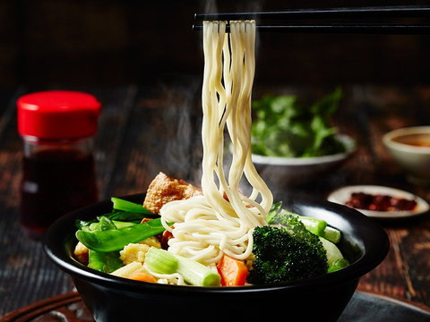 Lucky Cheng's - Accommodation Mooloolaba 0