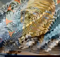 Larry David's - Accommodation Mooloolaba