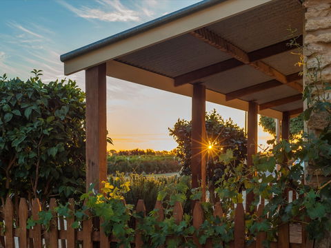 Café In The Vines - Accommodation Mooloolaba 0