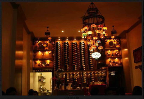 Pasha's Lounge - Accommodation Mooloolaba 0