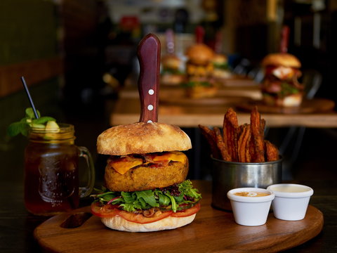 Spitfire Restaurant And Grill - Accommodation Mooloolaba 2