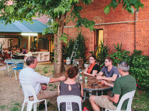 Victoria Hotel Bistro - Accommodation Mooloolaba 0