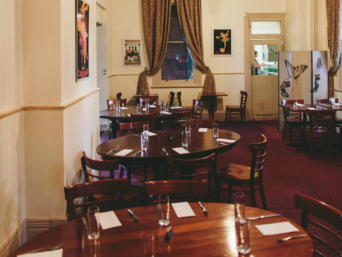 Victoria Hotel Bistro - Accommodation Mooloolaba 1