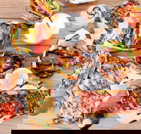 Between 2 Buns - Sunbury - Accommodation Mooloolaba