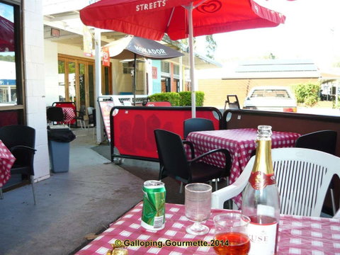 Funky Dory - Accommodation Mooloolaba 0