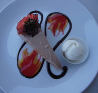Graze at Valentine - Accommodation Mooloolaba