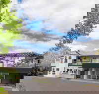 The Glasshouse and Bergin Lounge at Clouds Montville - Accommodation Mooloolaba