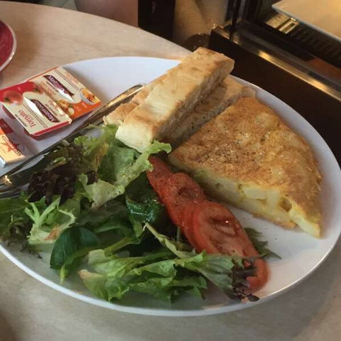 Cafe Hernandez - Accommodation Mooloolaba 0