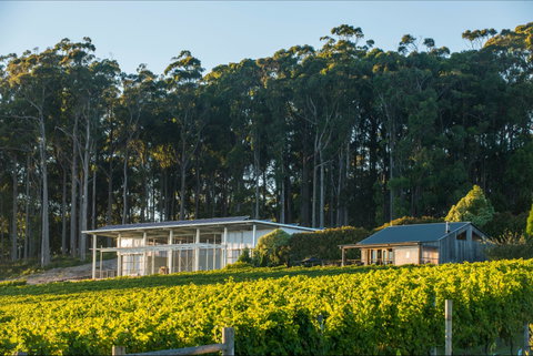 Moores Hill Estate - Accommodation Mooloolaba 0