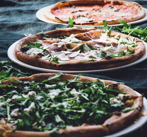 Santoni Pizza - Accommodation Mooloolaba 13