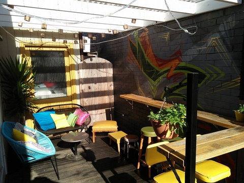 Soundbar - Accommodation Mooloolaba 0