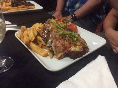 Castle Hotel - Accommodation Mooloolaba 0