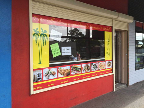 T & Ellie - Accommodation Mooloolaba 0