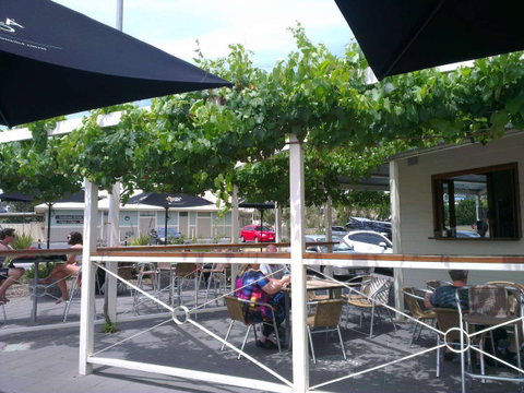 The George Harcourt Inn - Accommodation Mooloolaba 0