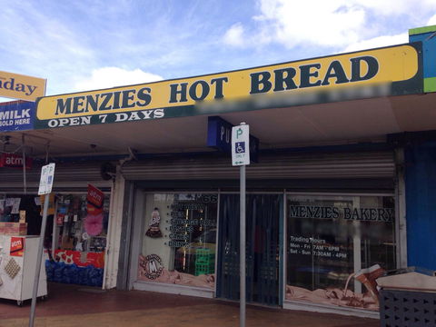 Menzies Hot Bread - Accommodation Mooloolaba 0