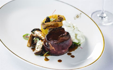 SJ's Brasserie - Accommodation Mooloolaba 3