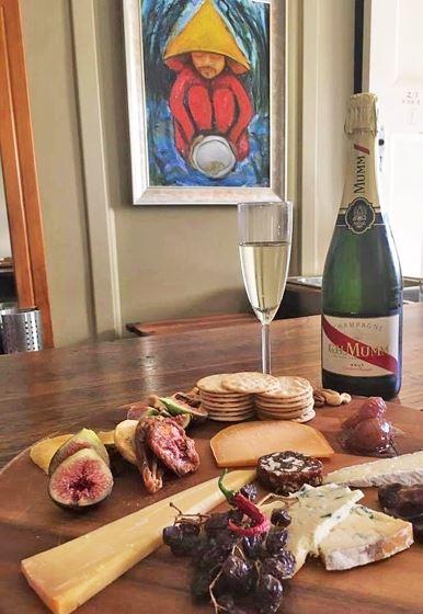 Mischief And Mayhem Wine Lounge - Accommodation Mooloolaba 3