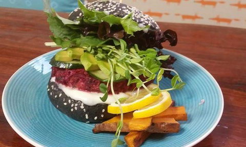 Mervyn Roy's - Accommodation Mooloolaba 8